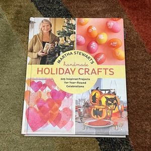Gift Ready - Martha Stewart's Handmade Holiday Crafts - 255 projects